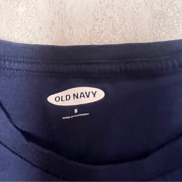 Old Navy The Office Christmas All is Calm, All is Dwight tee shirt small - Picture 3 of 4